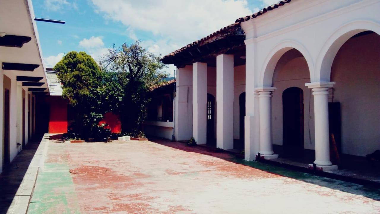 הוסטל San Cristóbal de Las Casas Fandango מראה חיצוני תמונה